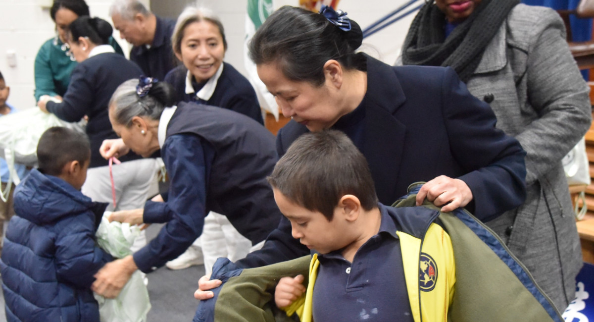 TzuChiUSA_2019-dallas-weiss-elementary-school-winter-jacket-distribution