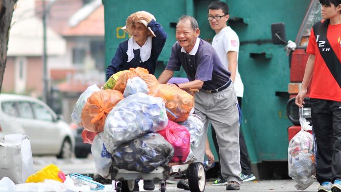 Seniors Set a High Bar for a Low-Carbon Lifestyle in Malaysia