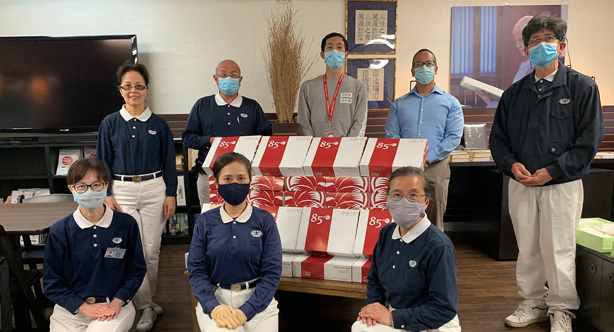 TzuchiUSA_HQ-masks-and-bread-distribution-20200416_0001_IMG_9772