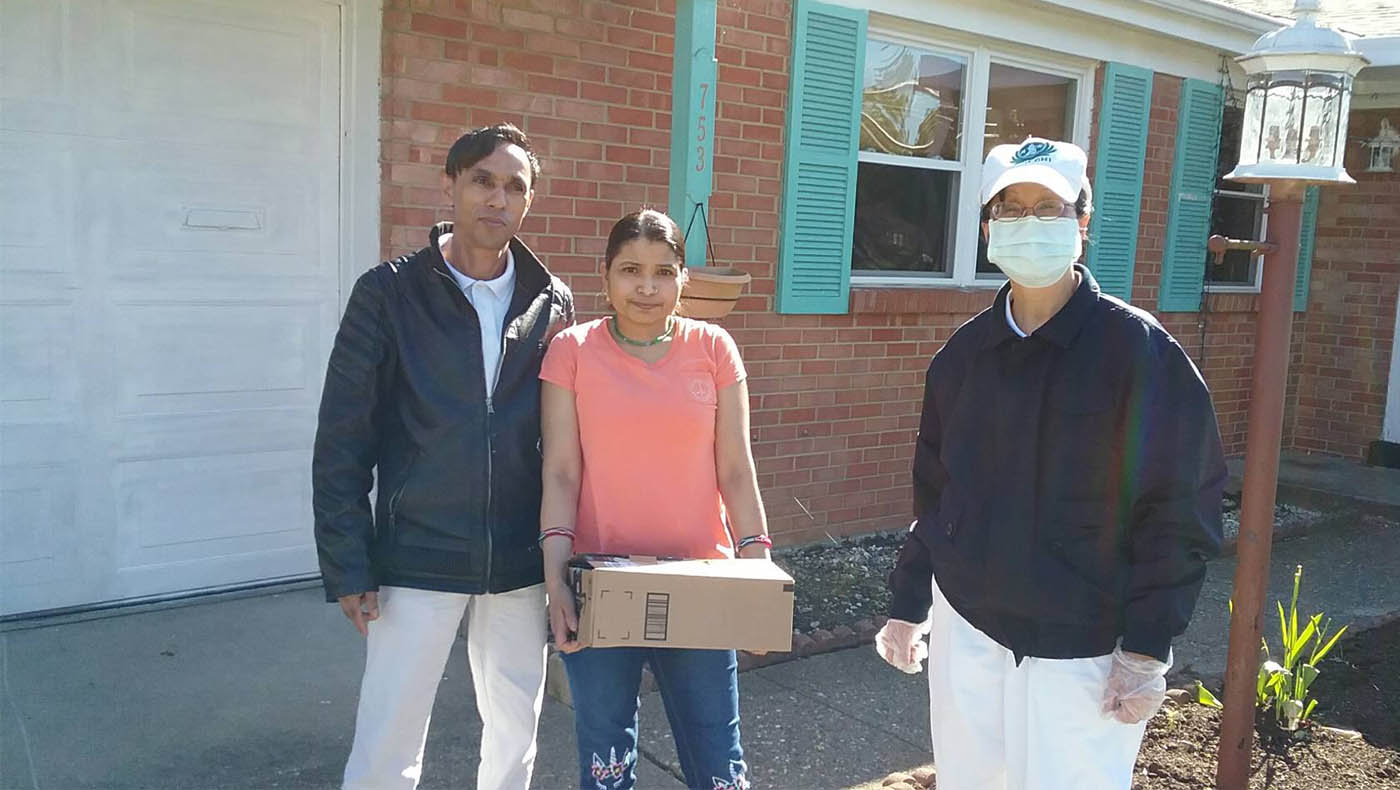 TzuchiUSA_Midwest-Cincinnati-PPE-distribution_0001_20200506_Cincinnati_Mask Donation to Nepalese New Immigrant Family 尼泊