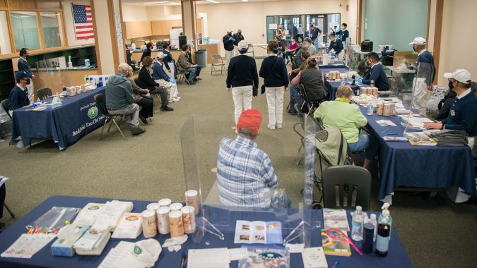Tzu Chi Volunteers Complete Their First Tri-State Volunteer Distribution for Fire Survivors in Medford