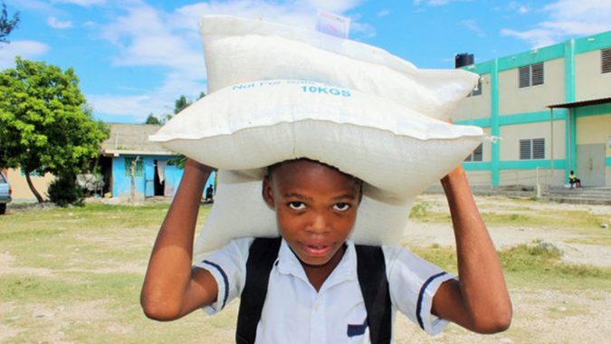 La Pandemia No Detiene a Tzu Chi en Ayudar a  los Niños de Haití