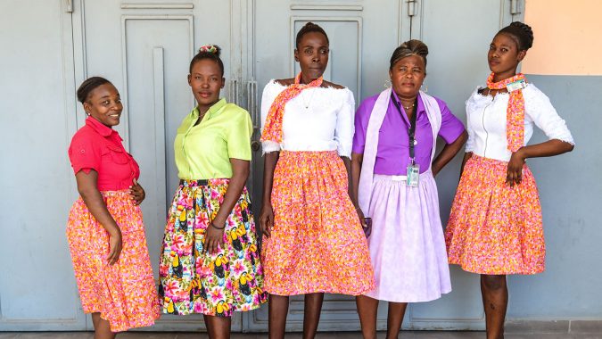 海地婦女新力量！裁縫出亮麗的衣裙和笑容