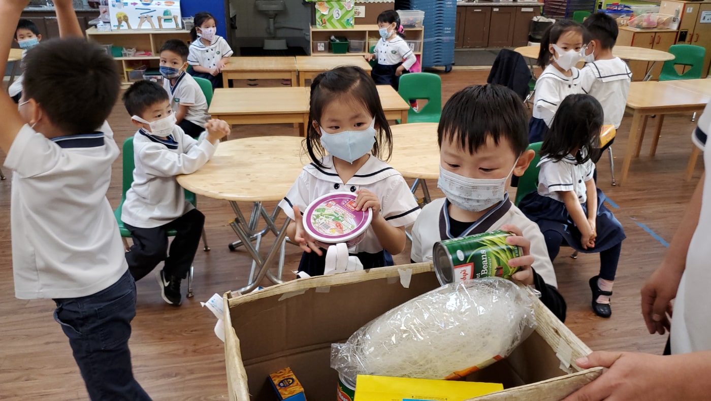 TzuchiUSA-walnut-preschool-food-drive-fundraiser-nov-2021-5