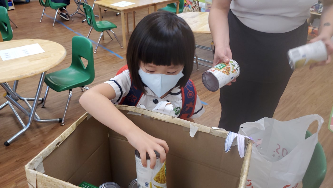 TzuchiUSA-walnut-preschool-food-drive-fundraiser-nov-2021-7