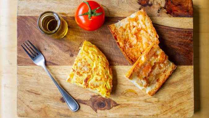 Very Veggie Recipes: Spanish Omelette with Pan Tumaca