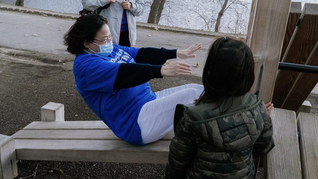 強身健體，波士頓健走活動參與者正在為健走做準備。攝影／Jack Huang