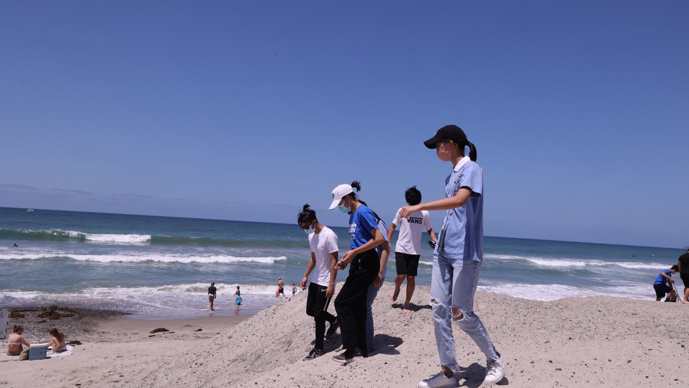 TzuchiUSA-HQ Tzu Shao beach cleaning-May 2022-8