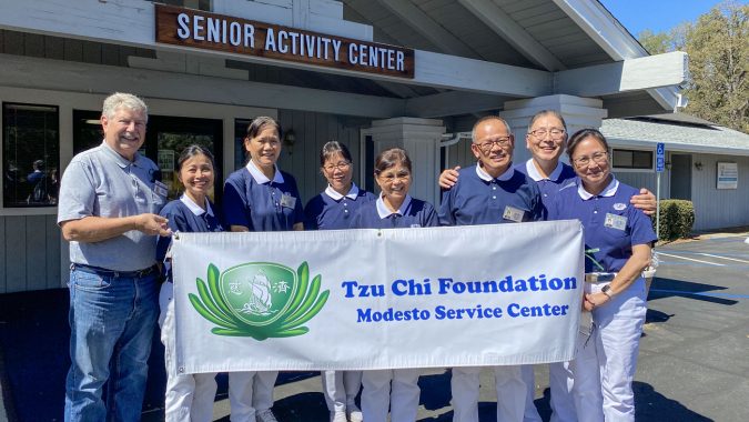 Tzu Chi organiza segunda distribución de ayuda en California por el incendio Oak