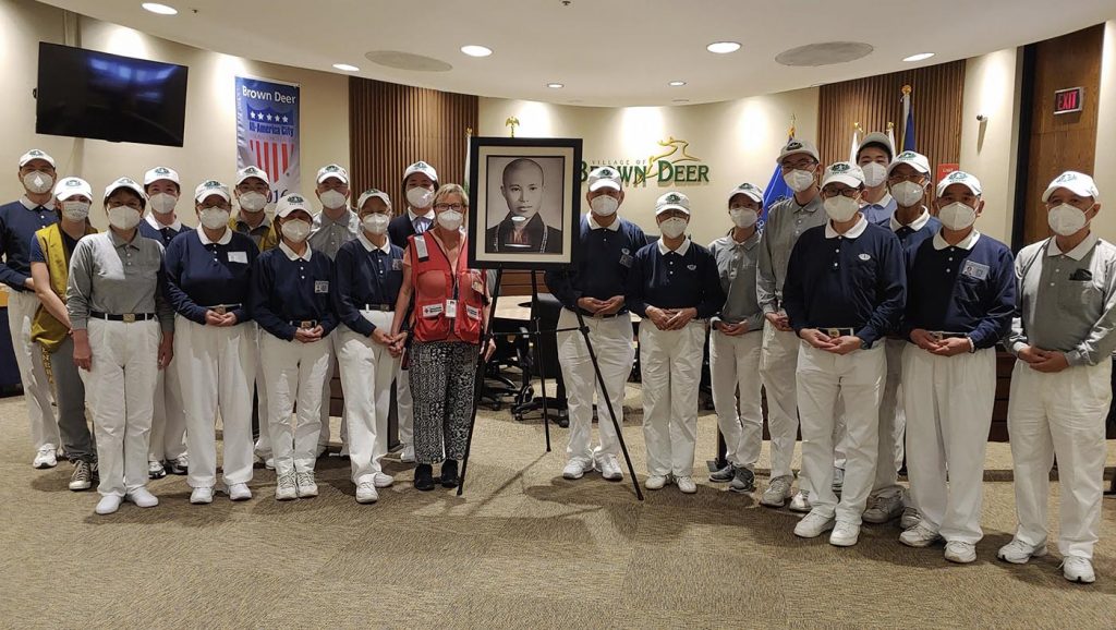 Tzu Chi volunteers and American Red Cross members group photo