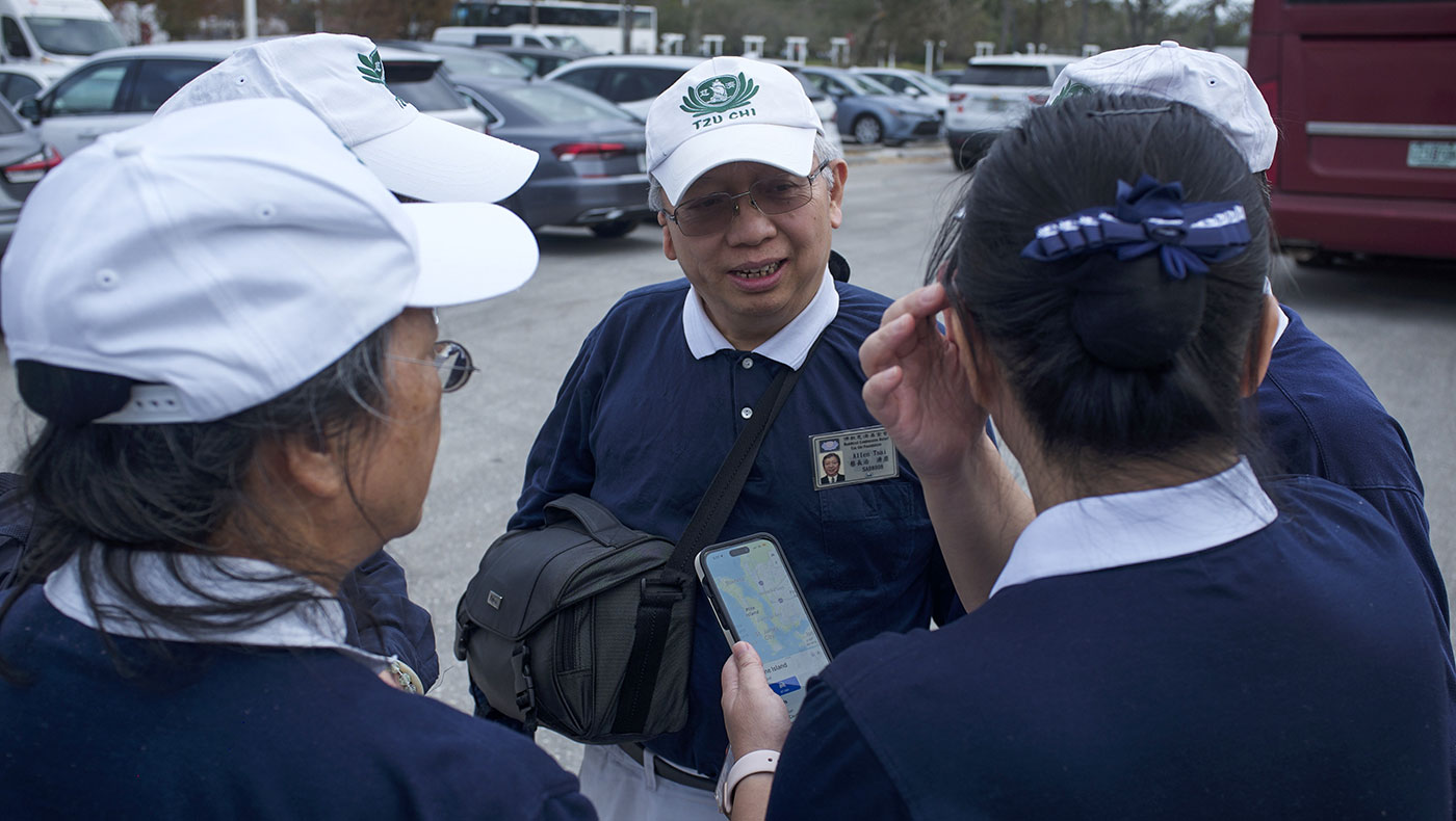 El equipo de evaluación de desastres de Tzu Chi elabora planes de seguimiento. Foto/Qihua Luo