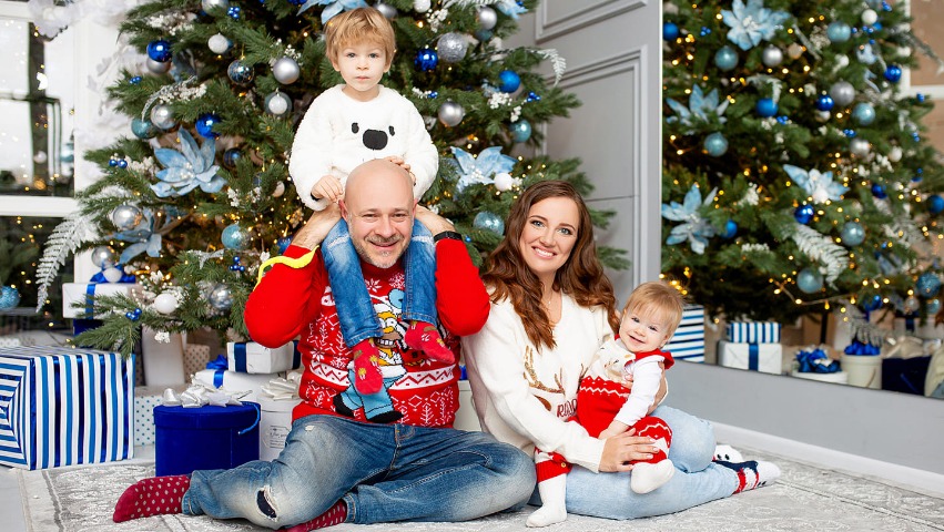 Ukrainian Slava's family Christmas photo
