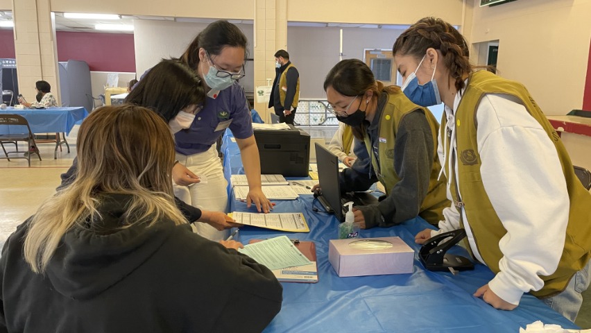 Tzu Shao and Tzu Ching volunteers participate this medical outreach together