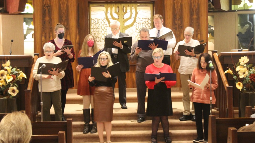 Jewish singing hymns in Temple Sholom of West Essex