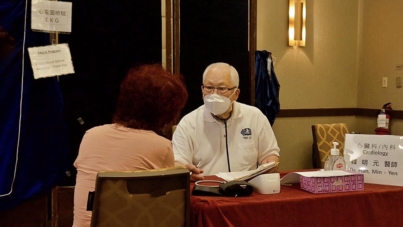 Tzu Chi medical volunteers provided medical treatment to local residents. Photo / Zeren Zhu