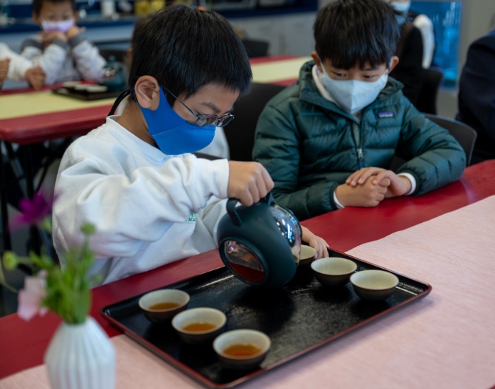 Cupertino Academy students experiencing tea ceremony