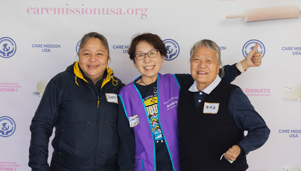 Tzu Chi USA volunteers and Tujuana Care mission volunteers group photo