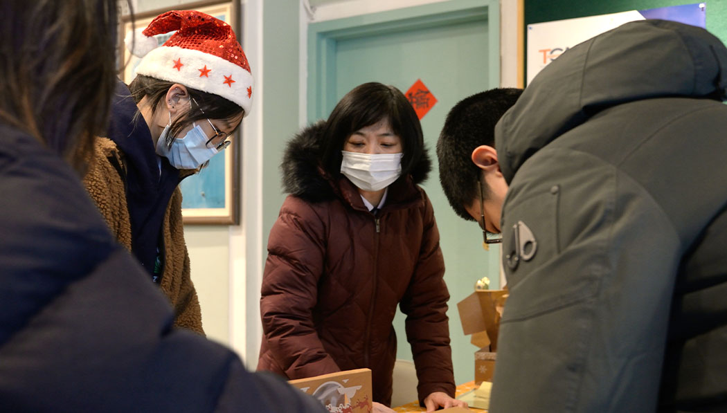 Tzu Shao and Tzu Chi USA volunteers preparing for 2022 New York Tzu Shao Christmas Day.