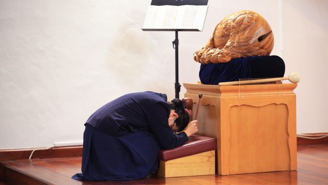 Tzu Chi USA member worship