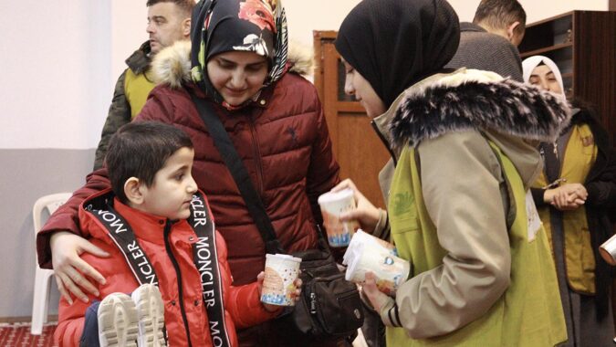 Tzu Chi realiza primera distribución a de ayuda a 300 familias en Turquía