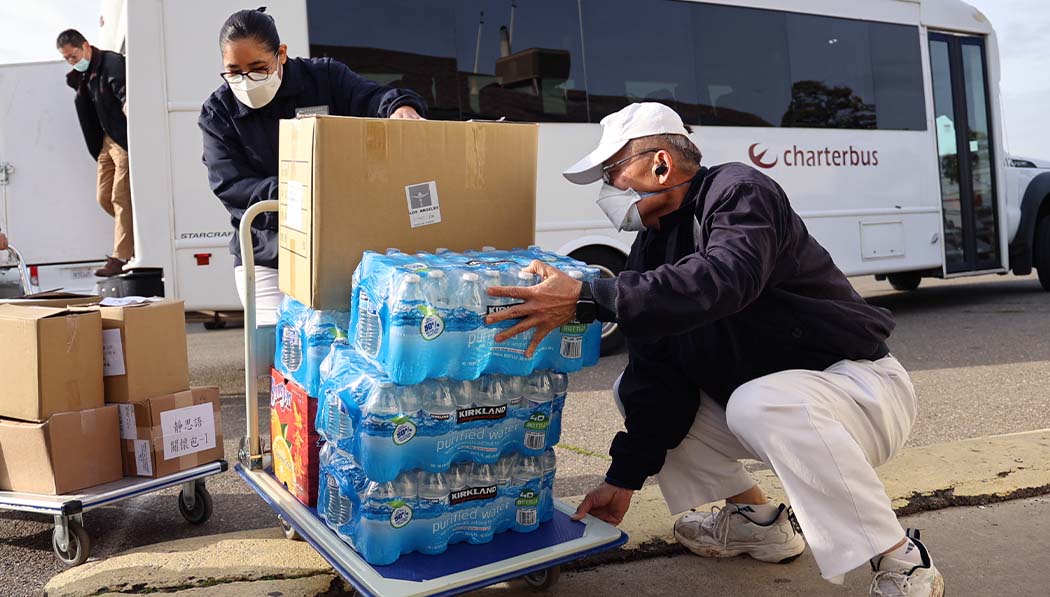 Tzu Chi volunteers preparing for the distribution