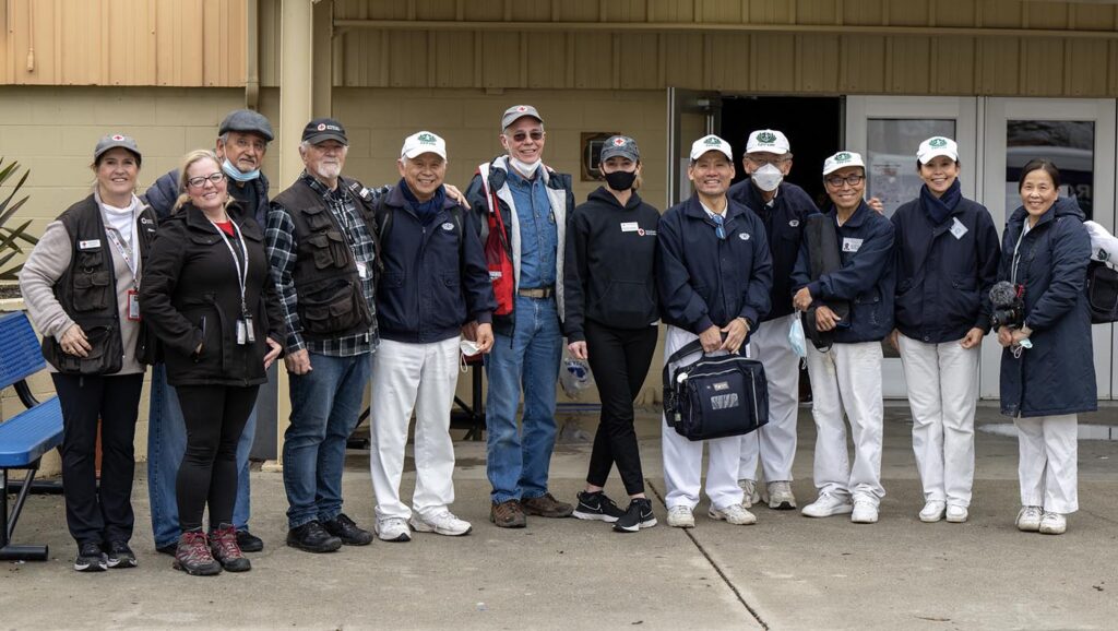 Tzu Chi volunteers and the Central Coast Red Cross team group photo