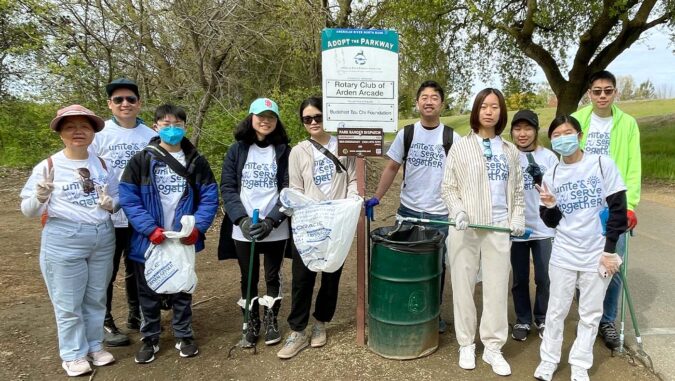 UCDavis River Parkway Cleanup volunteers group photo