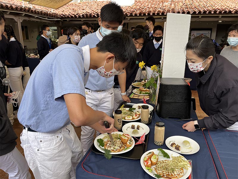 慈濟美國總會的慈少團透過素食烹飪比賽推廣環保蔬食。攝影／張瑞龍