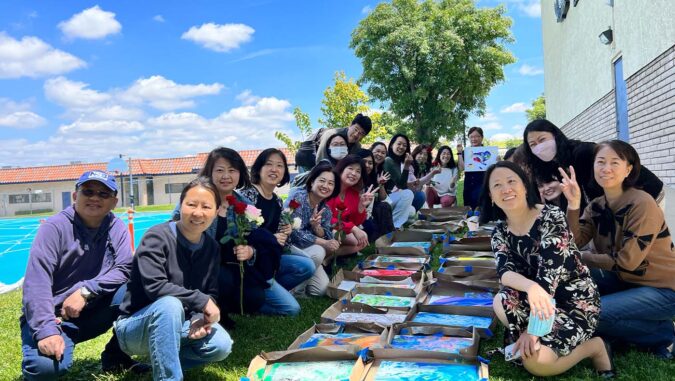 Tzu Shao parents showing their arts in outdoor