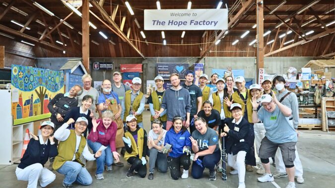 Voluntarios de Tzu Chi Seattle toman acción para ayudar a las personas sin hogar