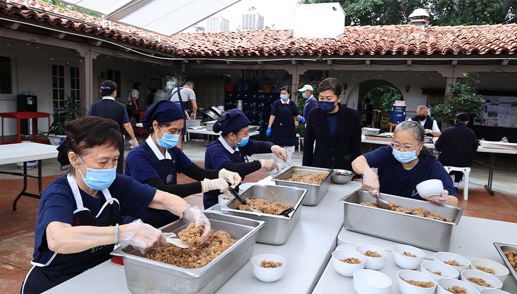 Tzu Chi volunteers preparing rice dumpling's ingredients