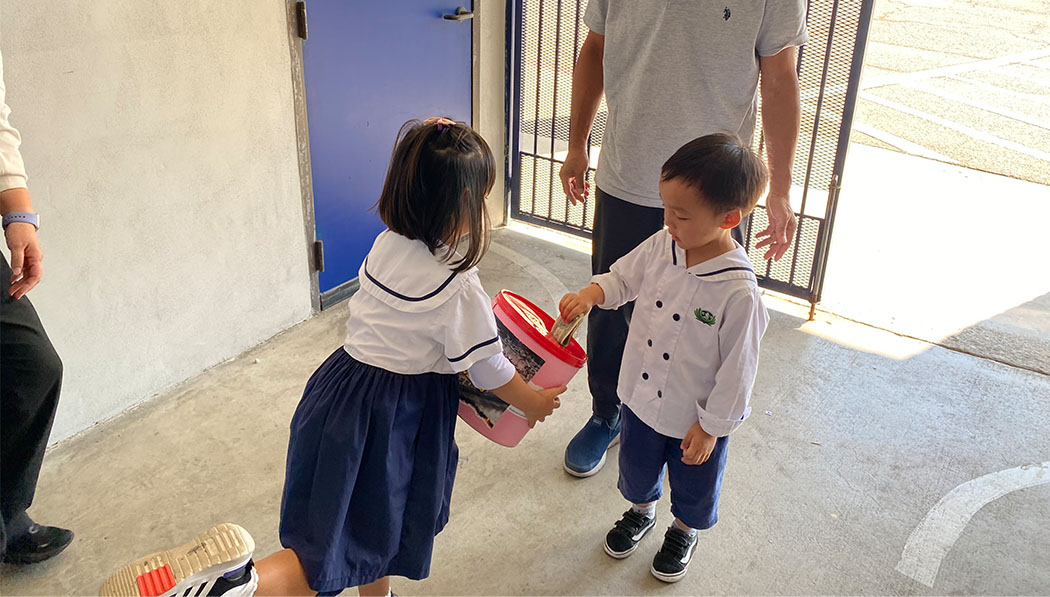 Student donating for Maui