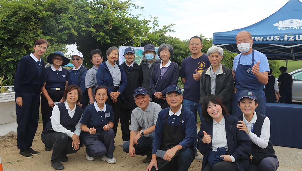 Tzu Chi volunteers group photo