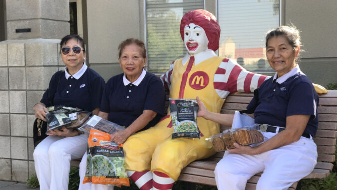 Tzu Chi Fresno volunteers group photo at