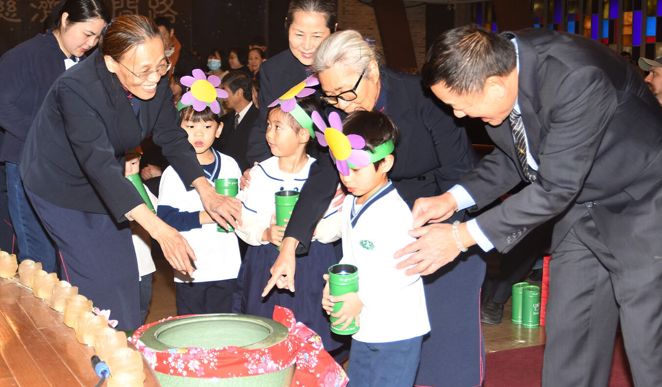 Children at Tzu Chi Great Love Preschool Dallas donated from their bamboo bank
