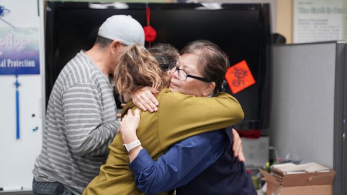 Ayuda luego de inundaciones en San Diego: Gabriel y Lourdes comparten su experiencia