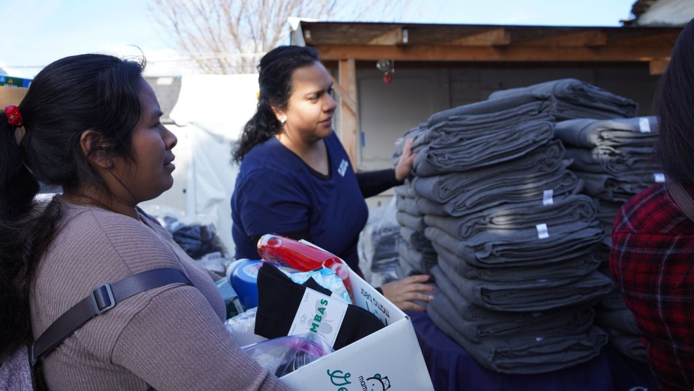 Tzu Chi blankets are the warmest care in the winter life of farmworker families.