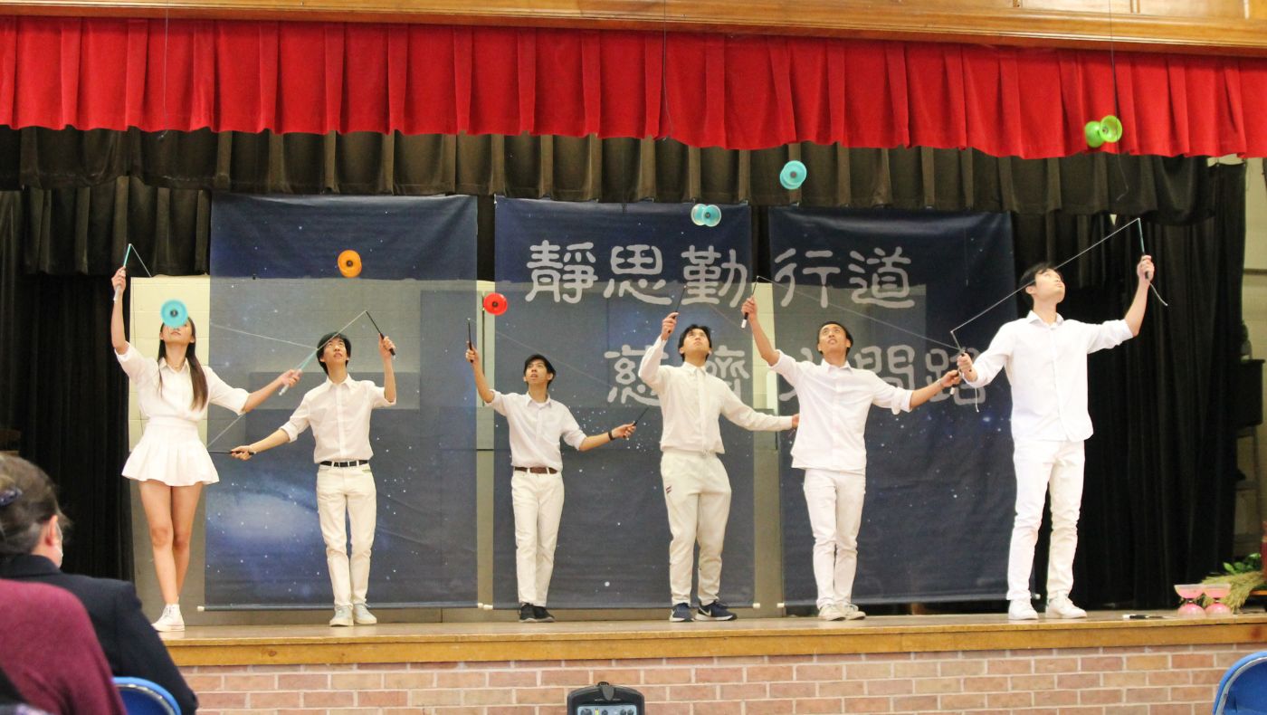 Tzu Chi Austin’s Tzu Chi Youth Club kicked off the event with a bell-ringing performance.