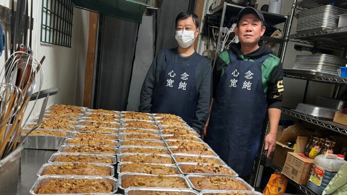 Rows of hot lunch boxes made Mr. Wu rediscover the meaning of life.