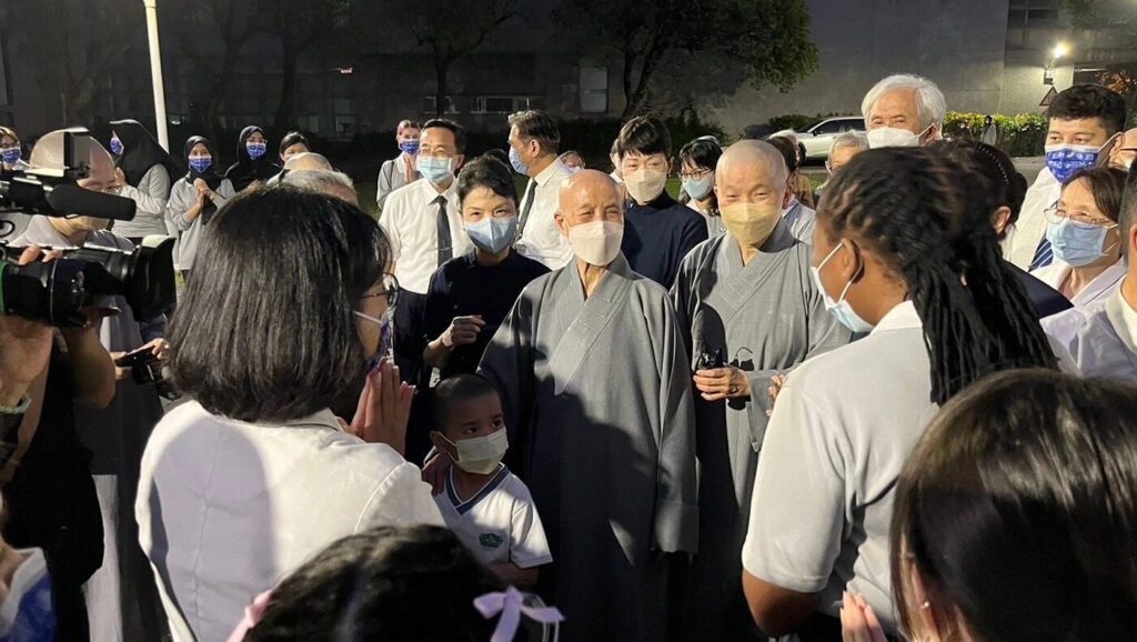 Tzu Chi’s Founder, Master Cheng Yen, Visits EarthquakeImpacted Areas