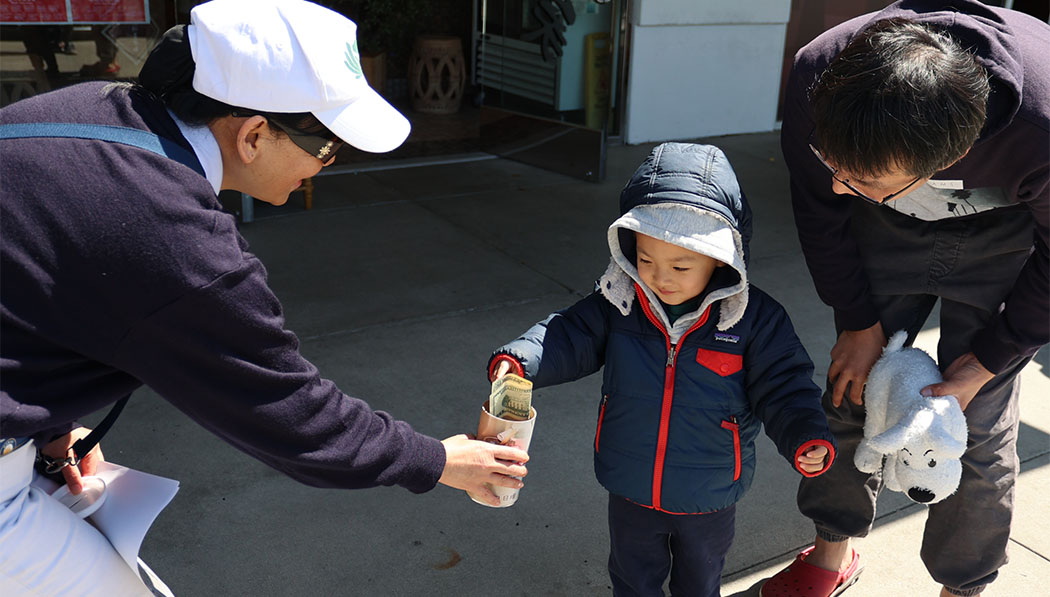 Little boy donates to Taiwan