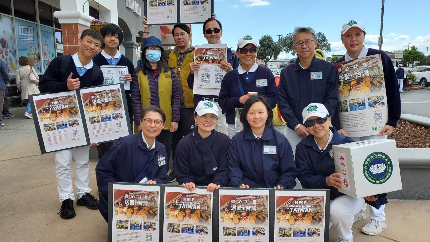 The team of volunteers, dressed in uniforms with blue skies and white clouds, made the Northern California community more aware of Tzu Chi’s actions of sending love to Taiwan.