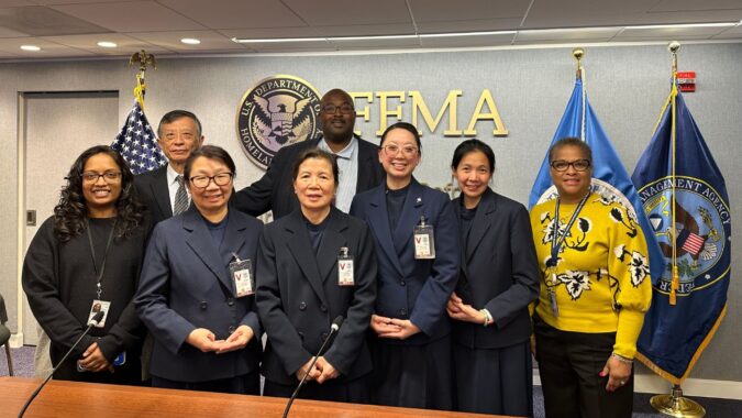 Zeng Cihui, CEO of Tzu Chi USA, led volunteers from the Washington DC branch to the U.S. Federal Emergency Management Agency to share Tzu Chi’s mindfulness-based stress reduction courses to help federal employees relieve stress.