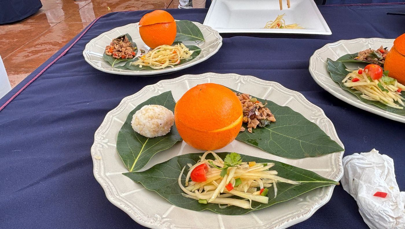 The attractively colored vegetarian dishes are tempting to eat.