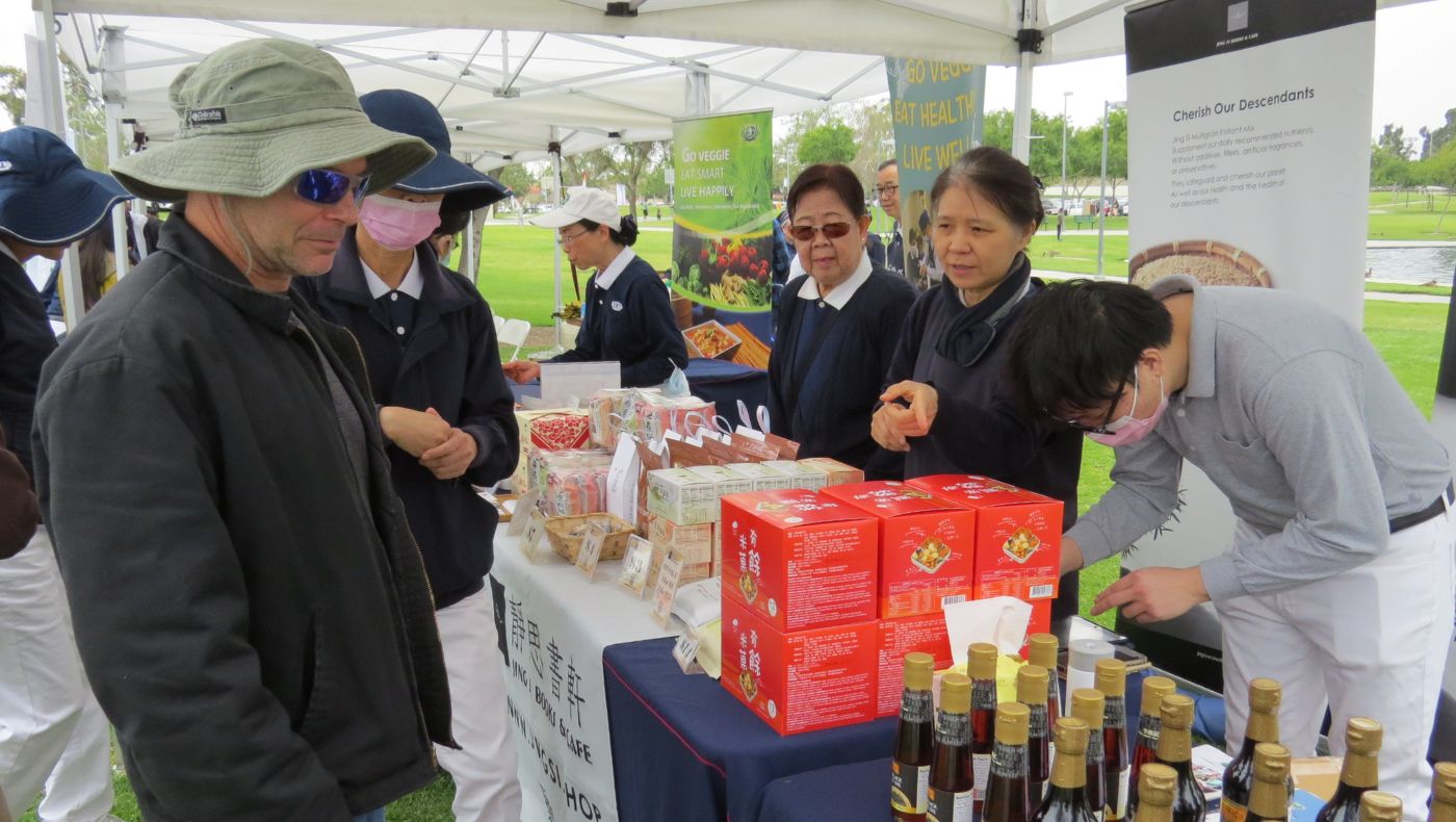 Tzu Chi’s stall also has a variety of Taiwanese delicacies for people to choose from.