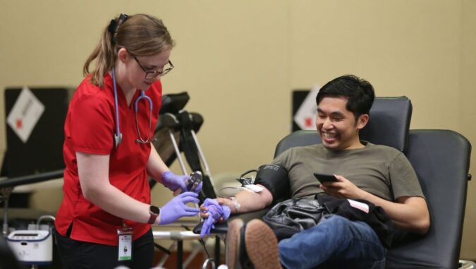 Tzu Chi Northern California Chapter collaborated with the Red Cross on a community blood donation event for the first time, and people from the local community in Silicon Valley actively participated.