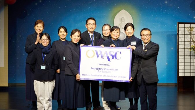 Tzu Chi humanities schools in Northern California successfully passed WASC certification and took a photo on stage during the Education Humanities Camp.