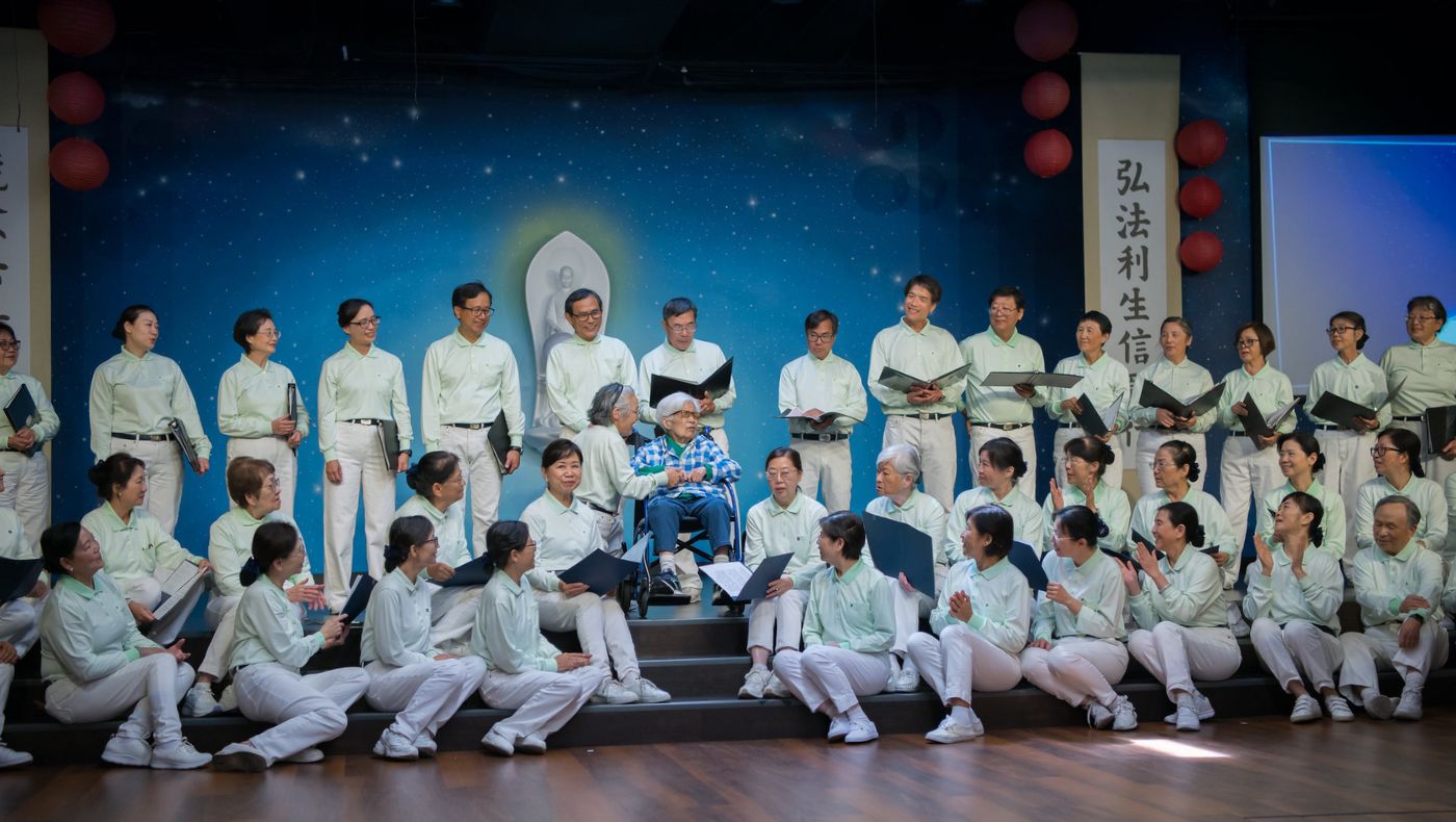 The Tzu Chi Choir sang "Garden", the theme song of the Great Love Theater's "Green Grass".