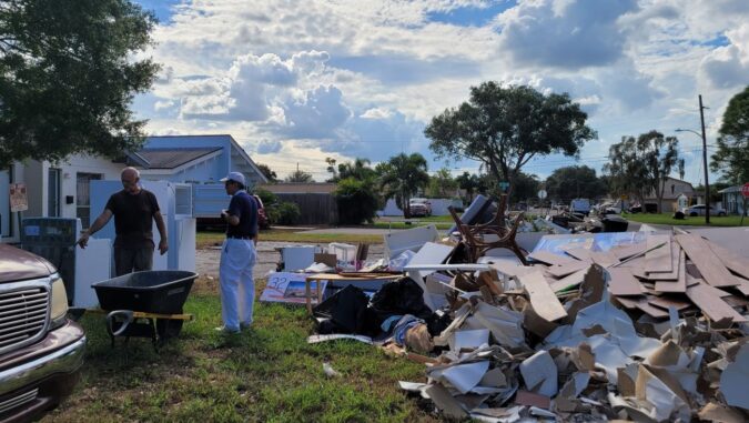Tzu Chi Orlando Liaison Office went to the Tampa Bay community to visit victims of Hurricane Helene.