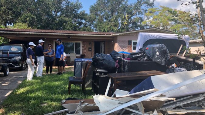 Volunteers from Tzu Chi’s Orlando Liaison Office went to Tampa on October 15 to conduct disaster relief surveys in the areas affected by Hurricane Milton.